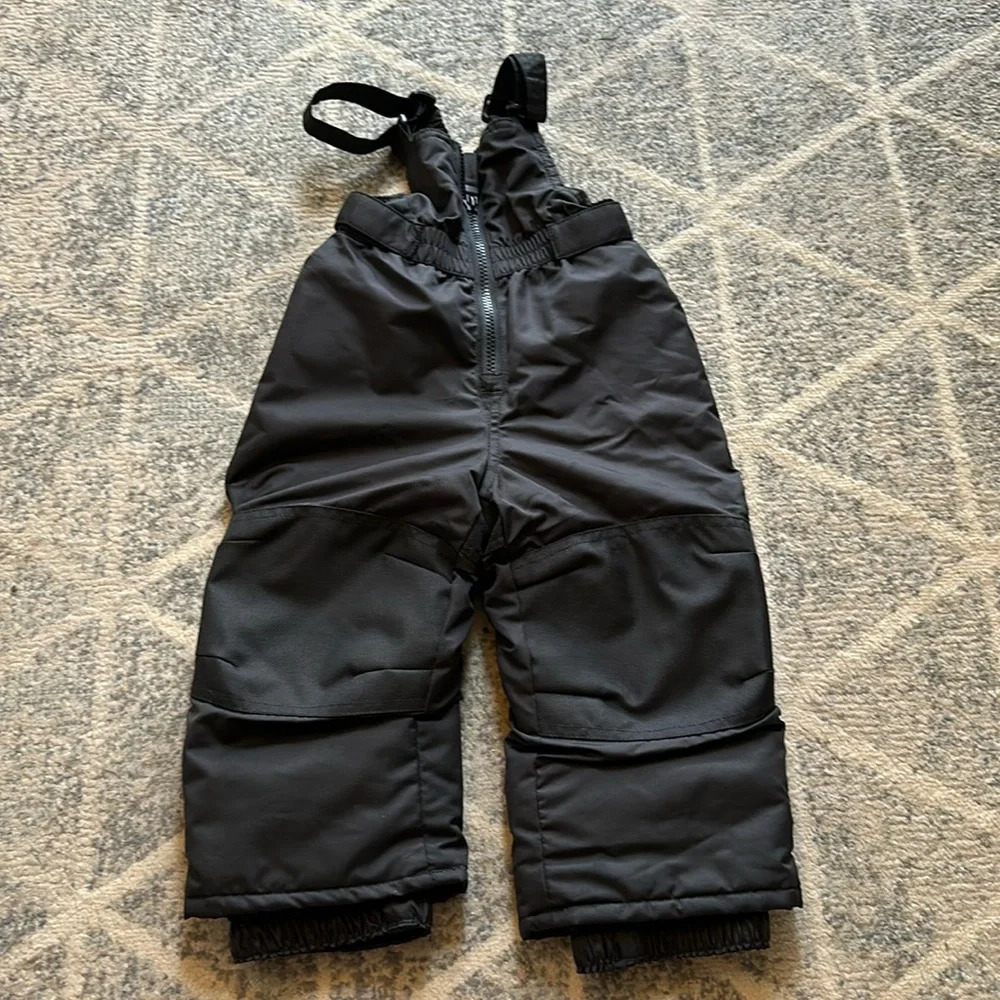 Cat & Jack Black snowbib Size 18m